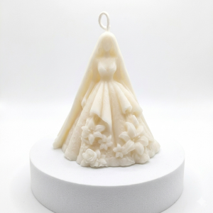 Vela Escultural Noiva Com Véu E Lírios